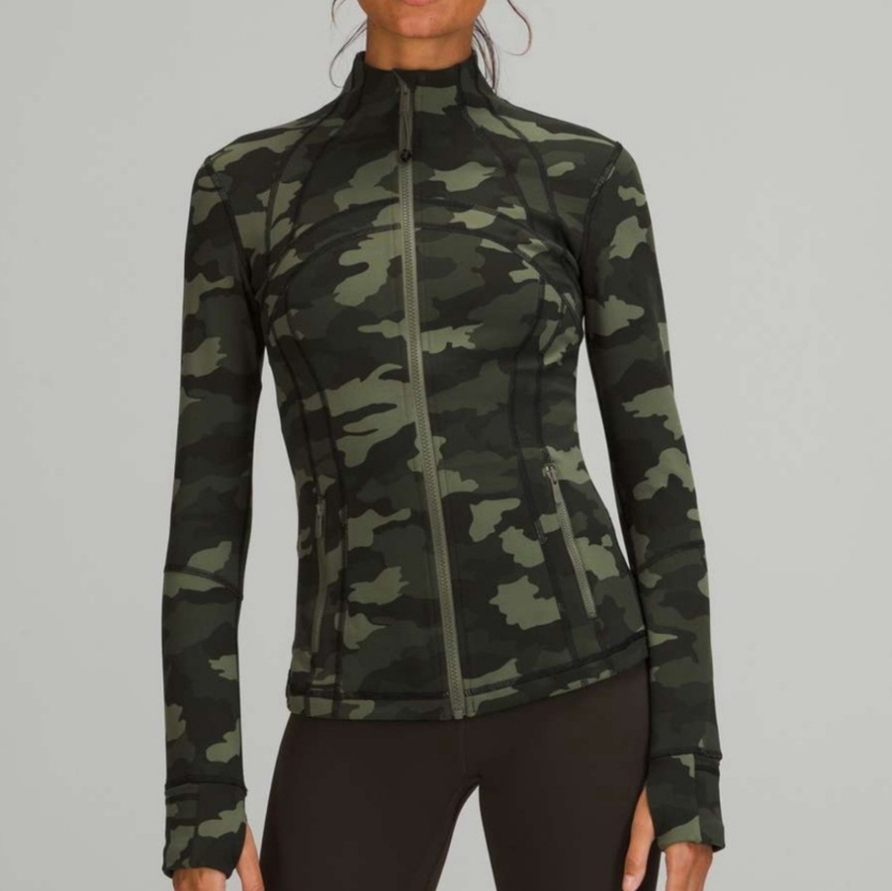 lululemon athletica Camouflage Utility Jacket in Green and Black